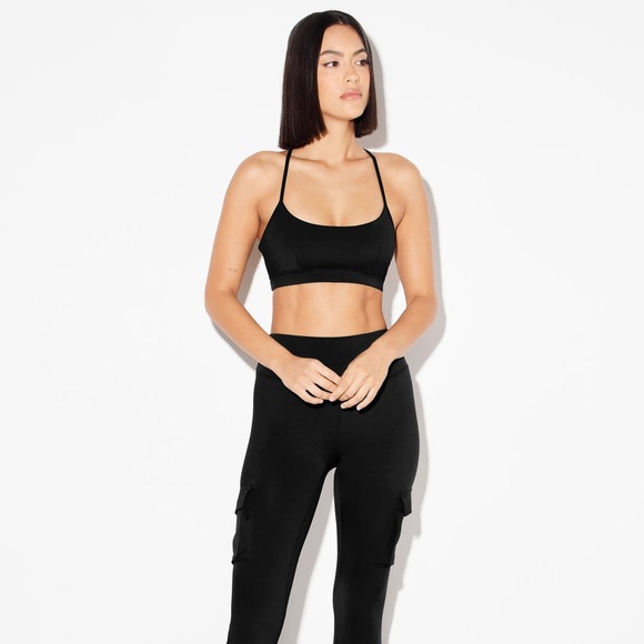LAST CHANCE | Minimal Black Sports Bra - Picture 4 of 6